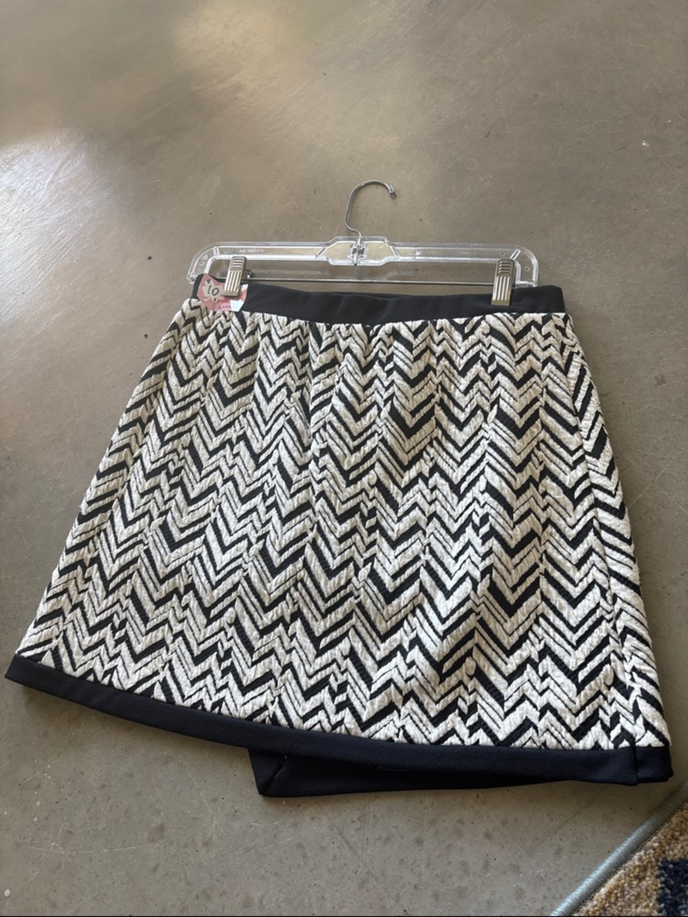 Black and White Chevron Knit Skirt